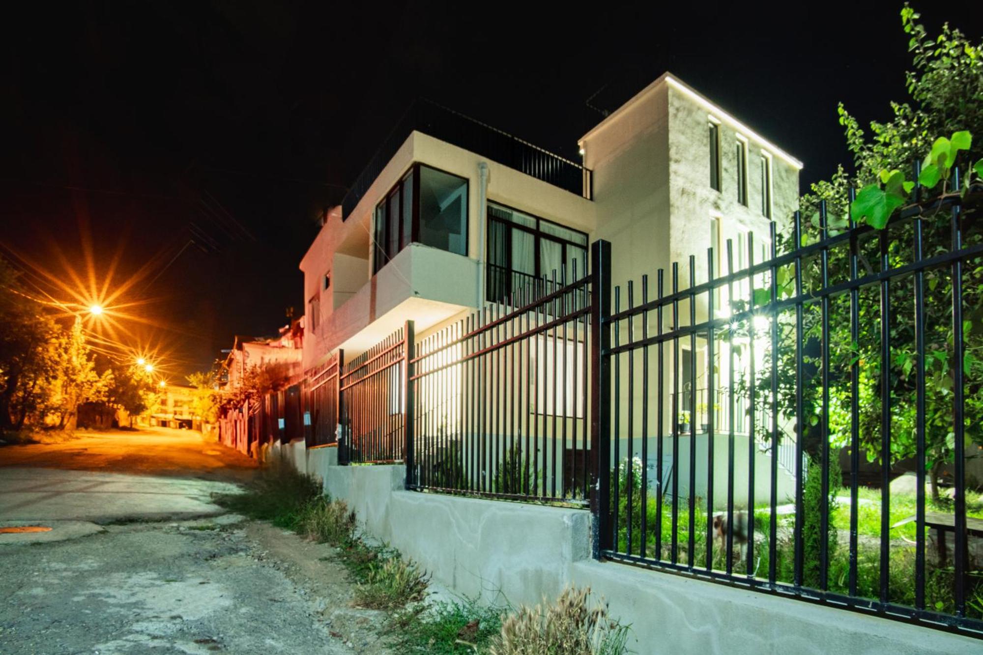 Panorama Family Hotel Telavi Luaran gambar